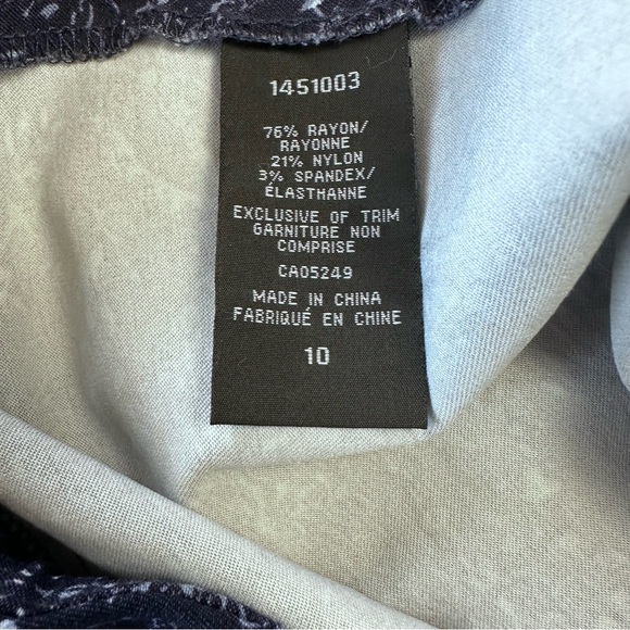 S.C. & CO. Women's Blue Pull On Stretch Rayon Blend Bermuda Shorts Size 10 - Picture 10 of 11